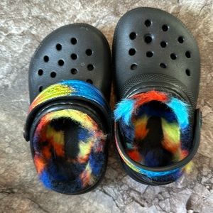 Toddler size 6 fuzzy crocs. Worn indoors once